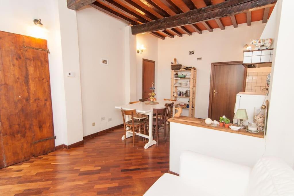 Romantic Apt In San Frediano فلورنس المظهر الخارجي الصورة