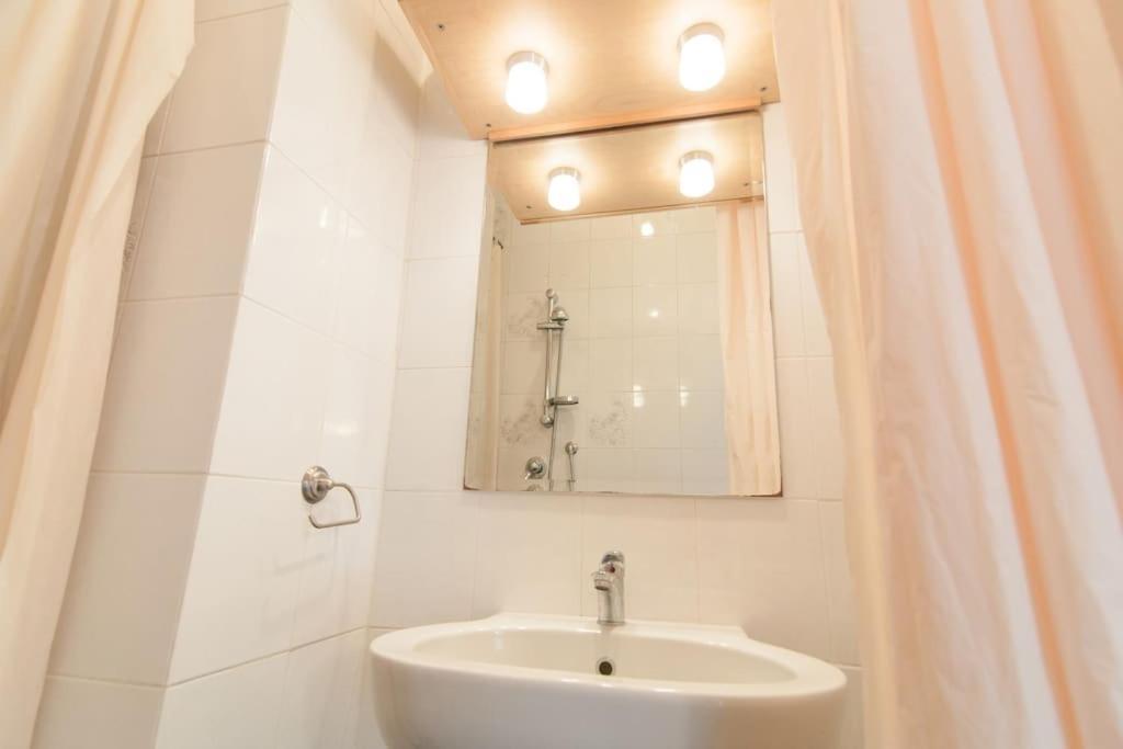 Romantic Apt In San Frediano فلورنس المظهر الخارجي الصورة
